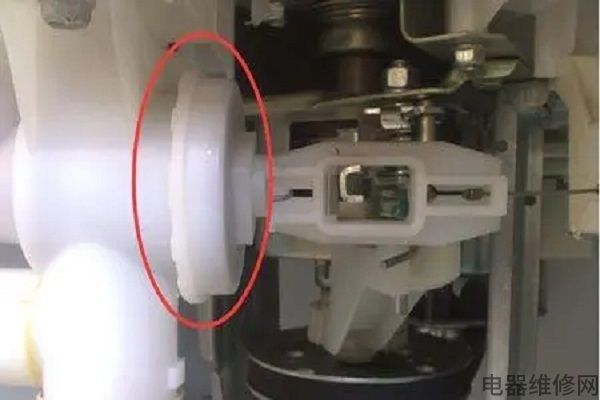 洗衣机漏水的原因是什么？洗衣机漏水维修